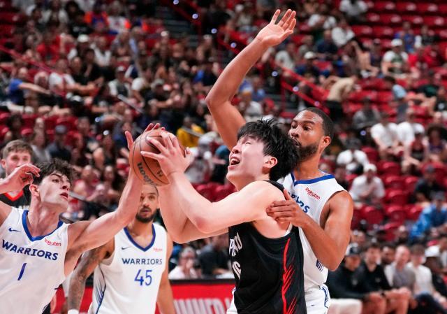 （体育）（2）篮球——NBA夏季联赛：杨瀚森首秀+开拓者胜勇士XxjpseC007264_20250712_PEPFN0A001.jpg